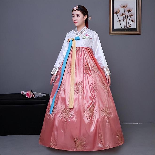 唐朝服饰的绝对影响力：开云kaiyun官方网站唐服的传播在日韩传统服饰发展中有何作用(图2)