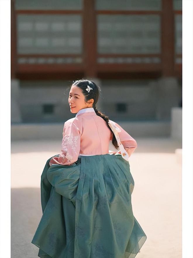 唐朝服饰的绝对影响力：开云kaiyun官方网站唐服的传播在日韩传统服饰发展中有何作用(图12)